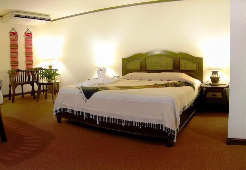 Phuphaya Resort Pattaya Bilik gambar