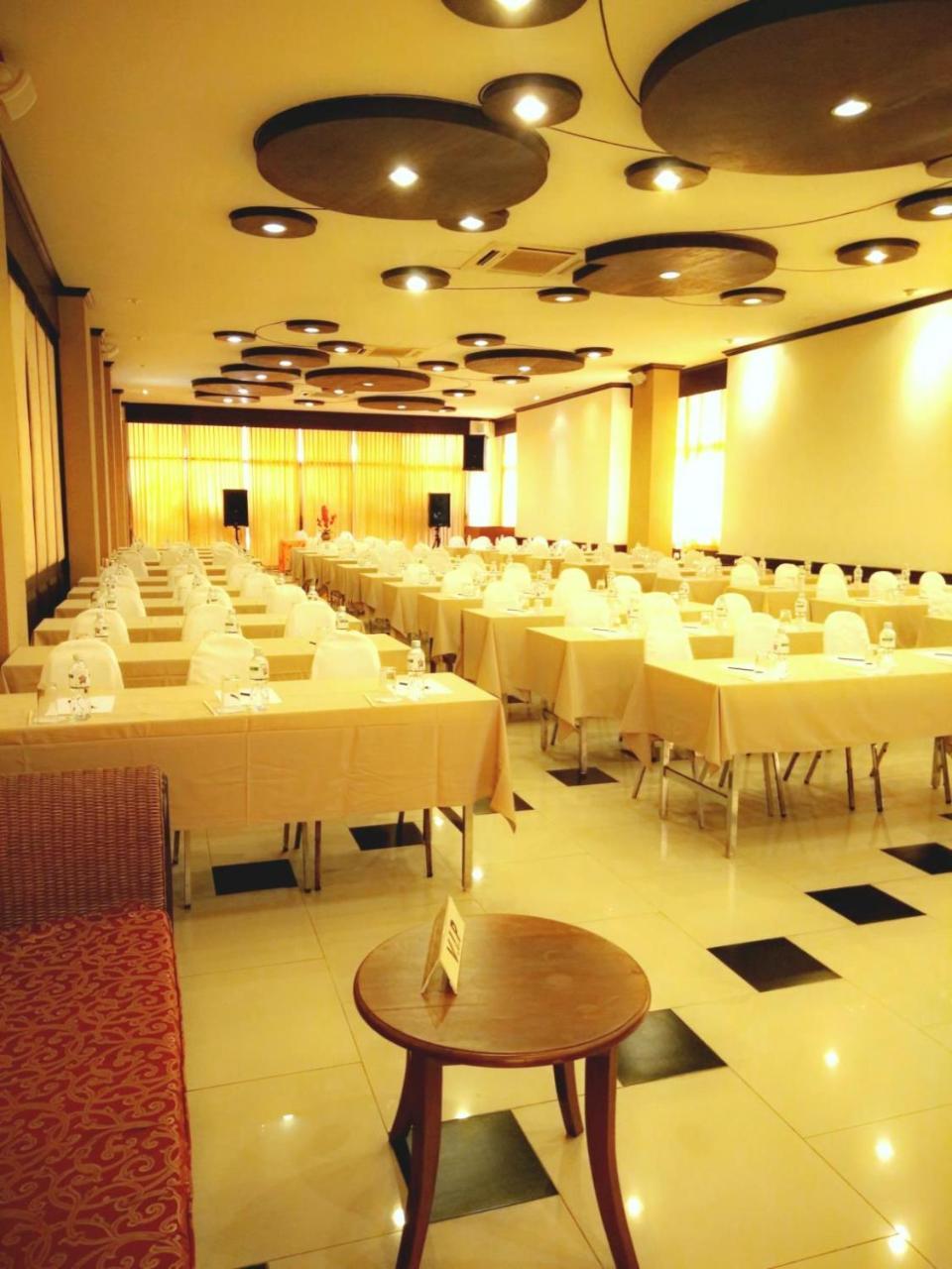 Phuphaya Resort Pattaya Luaran gambar
